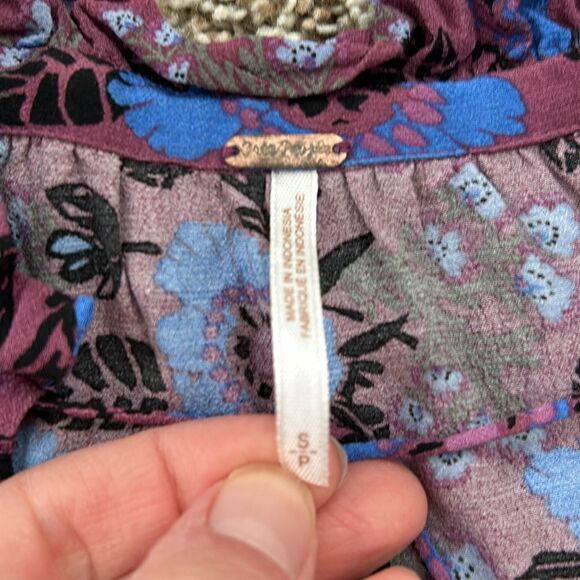 Free People Magic Mystery Tunic Purple Blue Boho Floral Tie Neck Top Blouse S - Picture 8 of 9